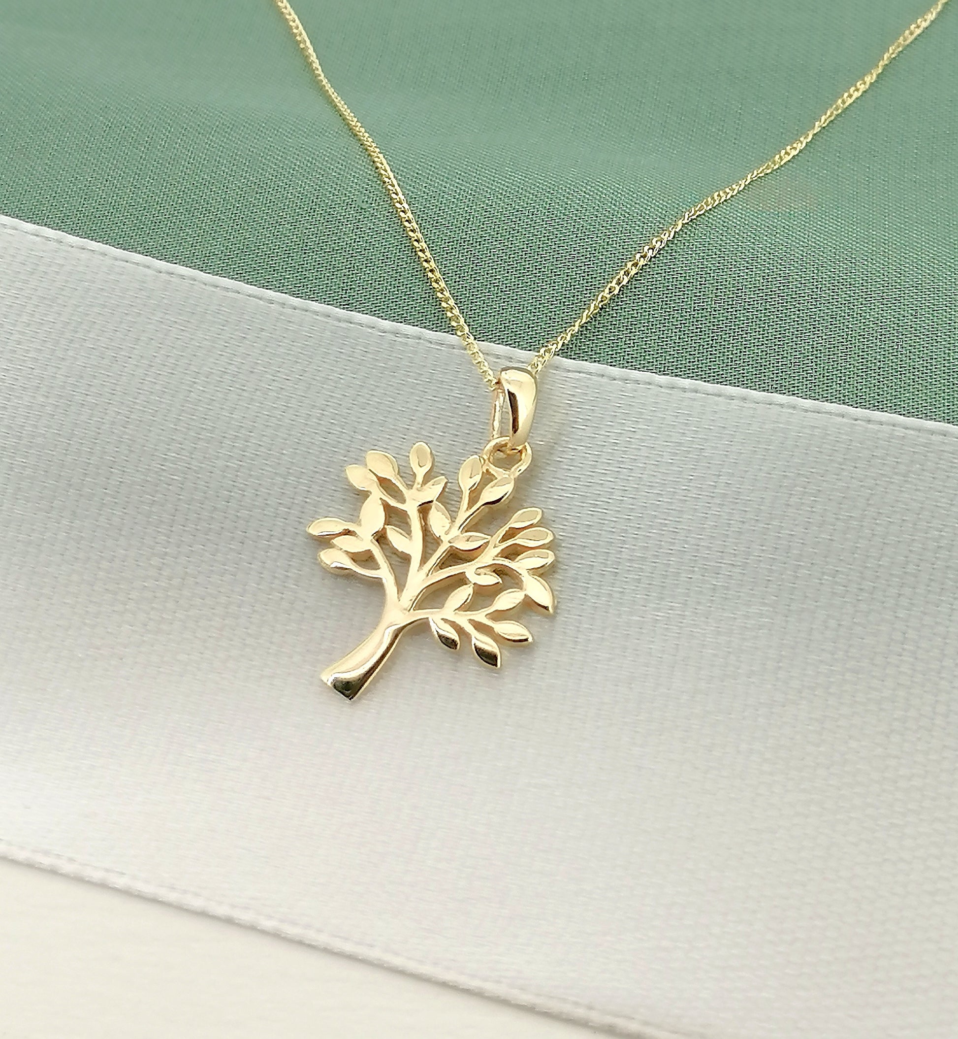 9ct Yellow Gold Christian Tree of Life Garden of Eden Pendant 